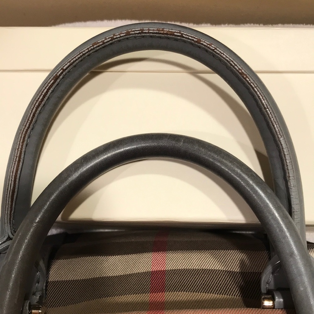 Original Burberry in grey - Picture 3 of 4